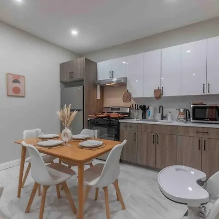 Ferienwohnung Pumpkin Premise By Airport, 5 Beds, Sleeps 8, Book 7 Days, Get 20 Percent Off Newark Exterior foto